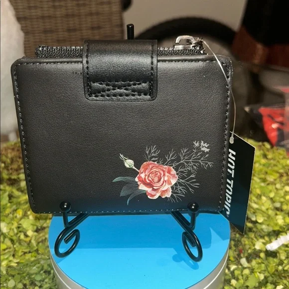 Hot Topic Black Wallet with Redish Butterfly NWT - Picture 5 of 6